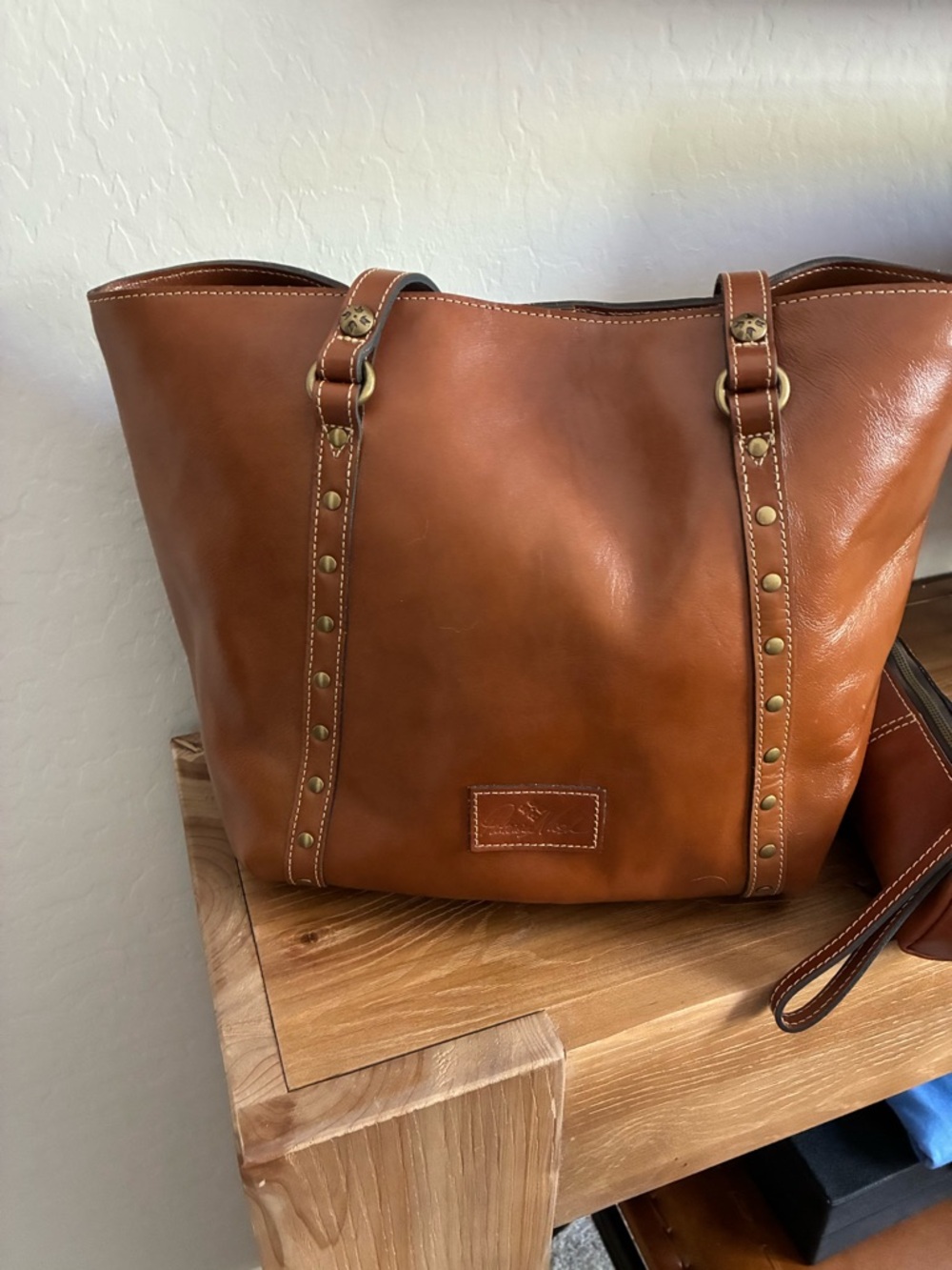 ✨ Cognac Leather Shoulder Bag with Matching Cosmetic Bag – Like New! ✨